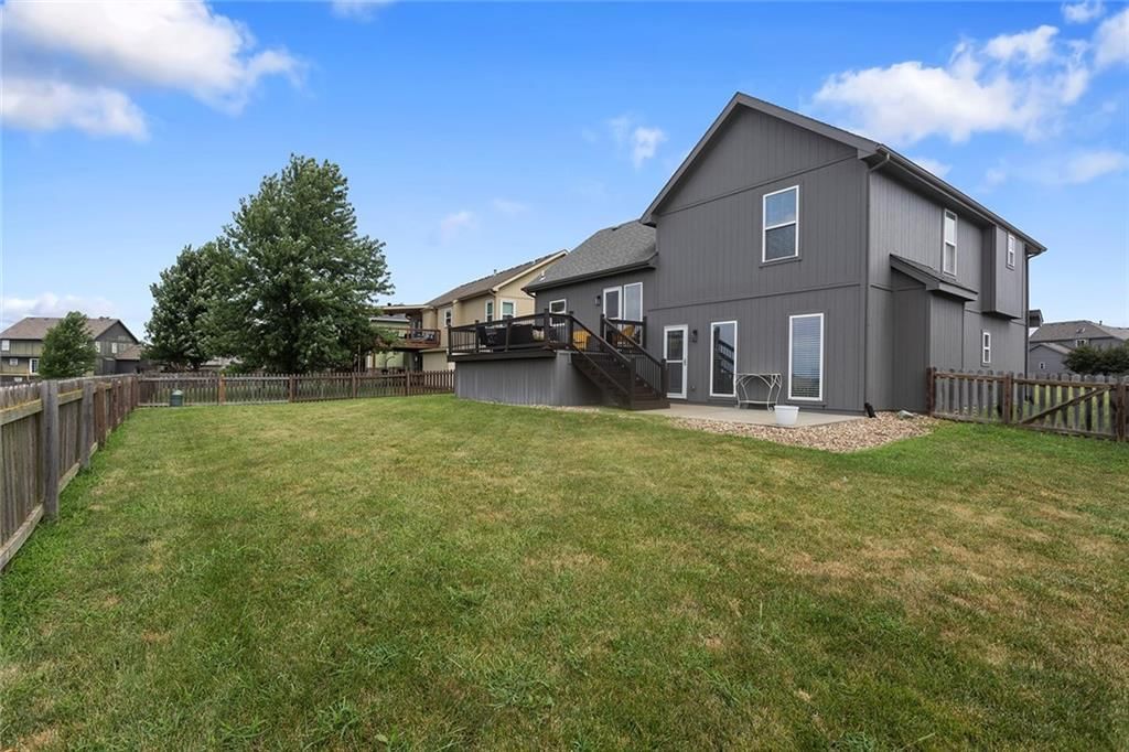 10904 N Manchester Avenue — photo 38