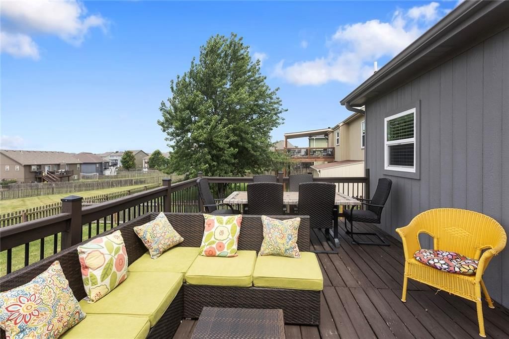 10904 N Manchester Avenue — photo 40