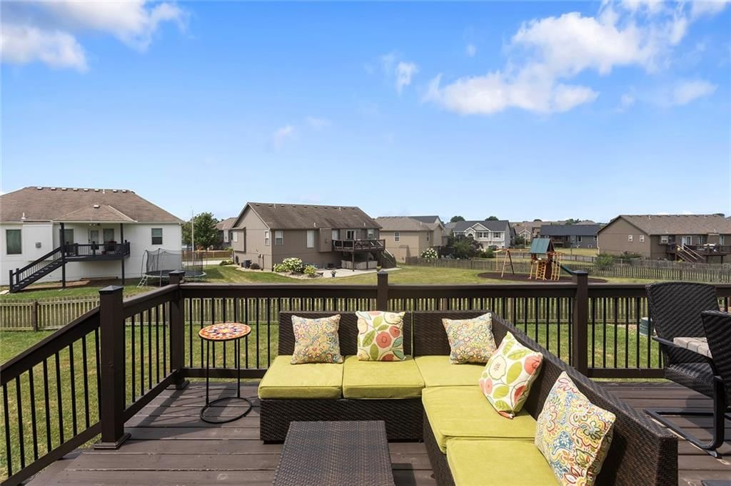 10904 N Manchester Avenue — photo 42