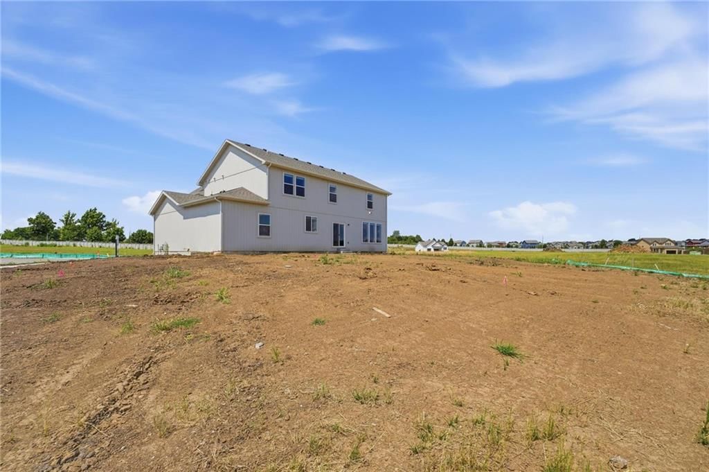 Photo 51 of 51 - 304 SW Amara Drive, Blue Springs, MO 64064