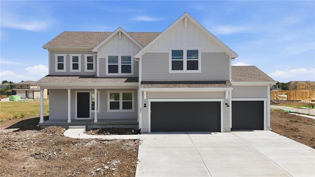 304 SW Amara Drive, Blue Springs, MO: listing photo 2