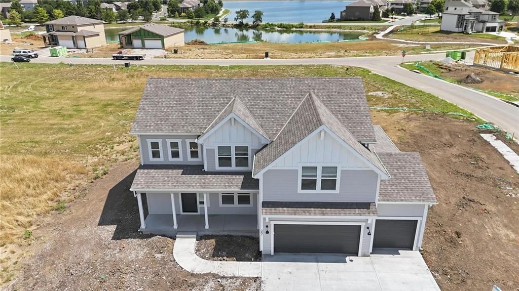 304 SW Amara Drive, Blue Springs, MO: listing photo 3