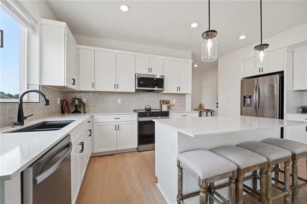 Photo 17 of 51 - 304 SW Amara Drive, Blue Springs, MO 64064