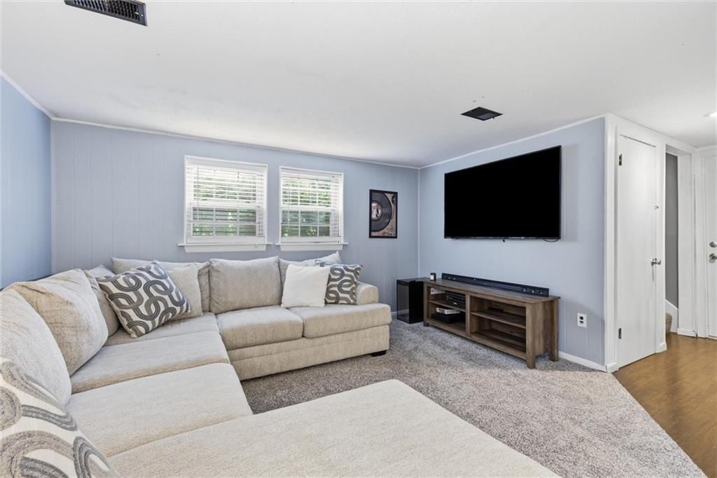 1729 W Normandy Drive — photo 8
