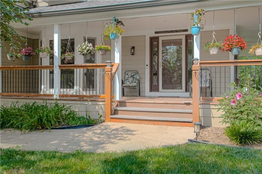 2250 SW Forestpark Place — photo 2