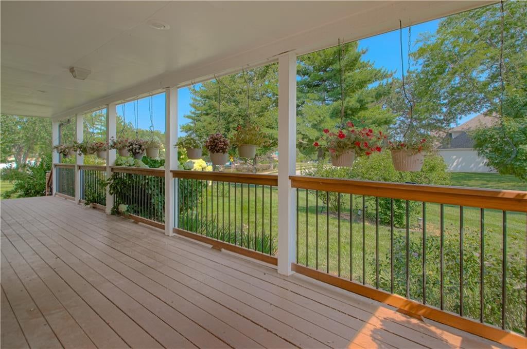 2250 SW Forestpark Place — photo 3