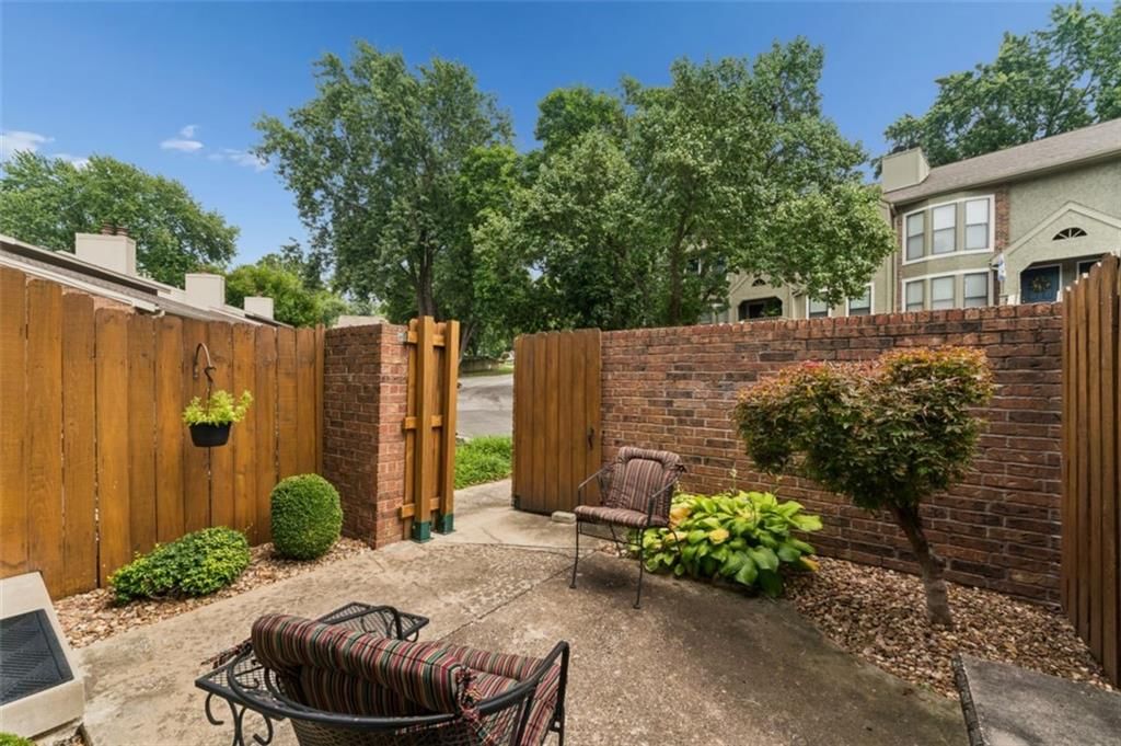 5124 W 62nd Street — photo 3