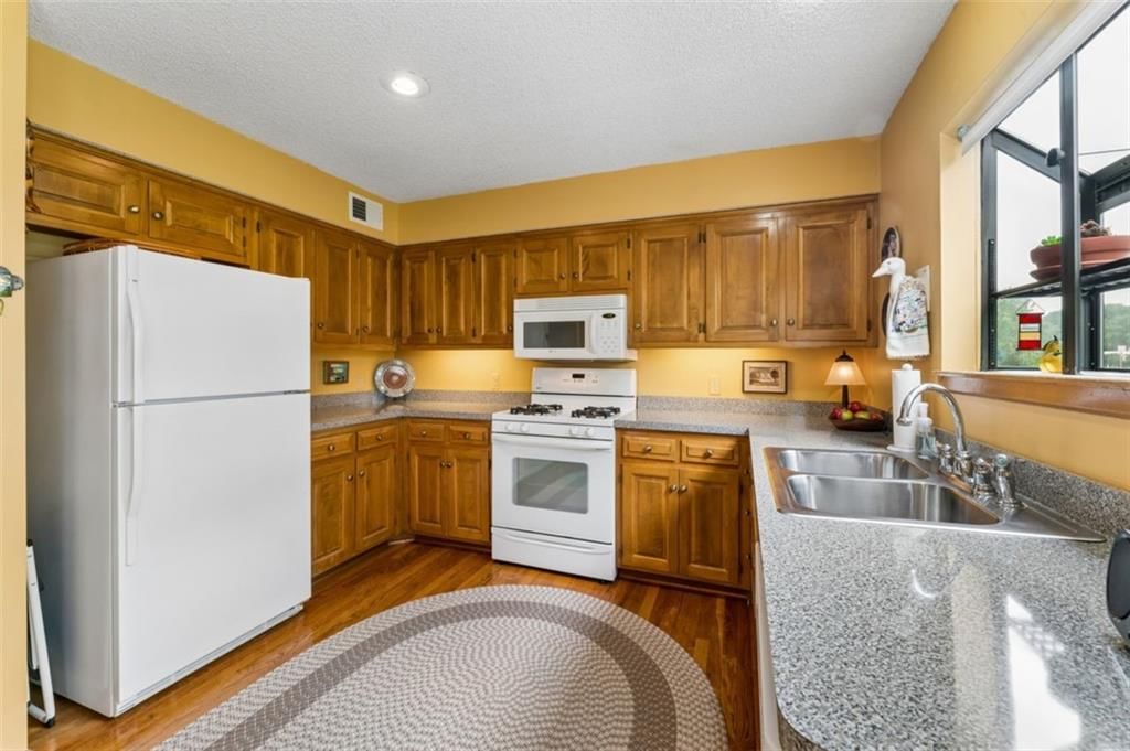 5124 W 62nd Street — photo 11