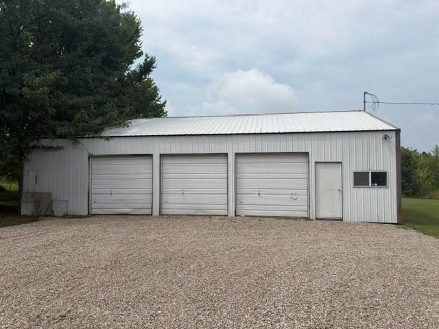708 W 7th Street W — photo 15