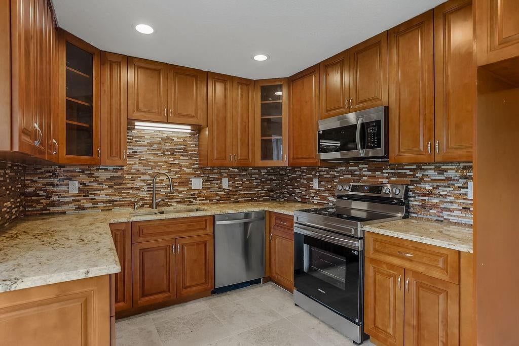 10740 W 115th Street — photo 8