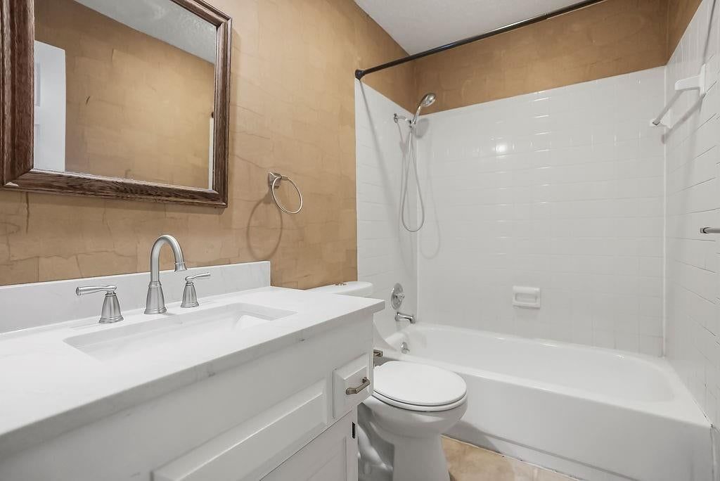 10740 W 115th Street — photo 21