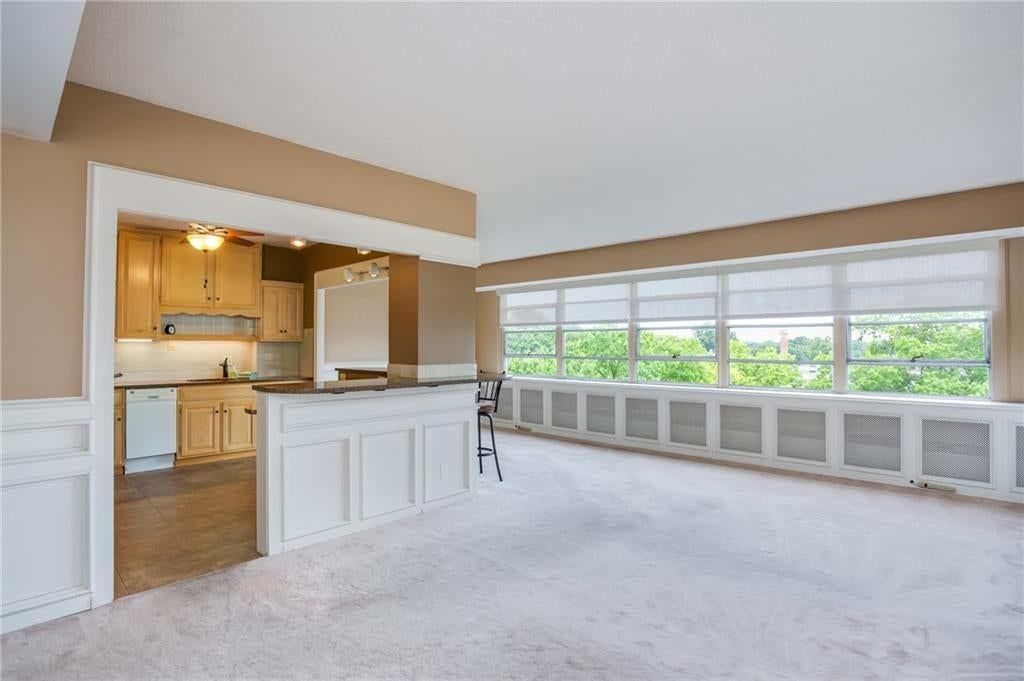 333 W Meyer Boulevard — photo 10