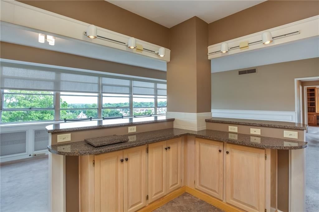 333 W Meyer Boulevard — photo 15