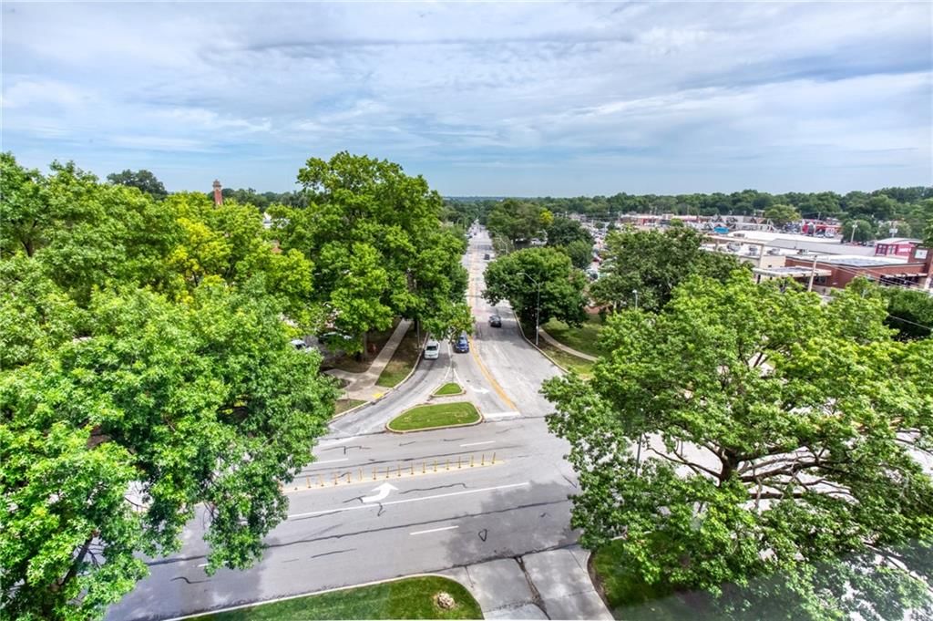 333 W Meyer Boulevard — photo 17