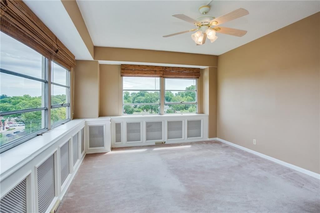 333 W Meyer Boulevard — photo 21