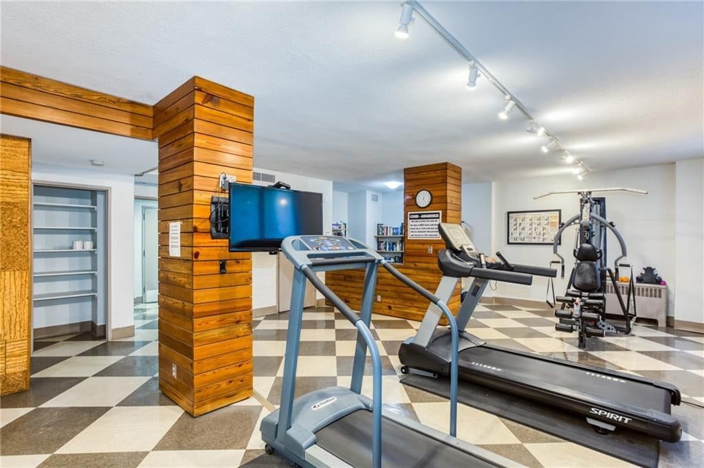 333 W Meyer Boulevard — photo 28