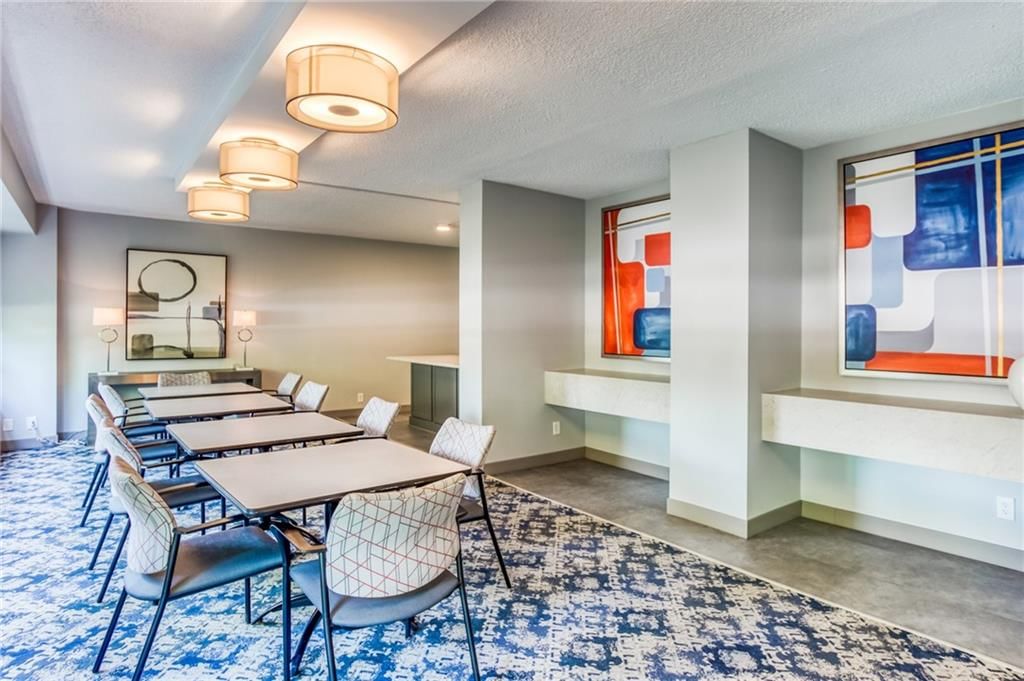 333 W Meyer Boulevard — photo 32