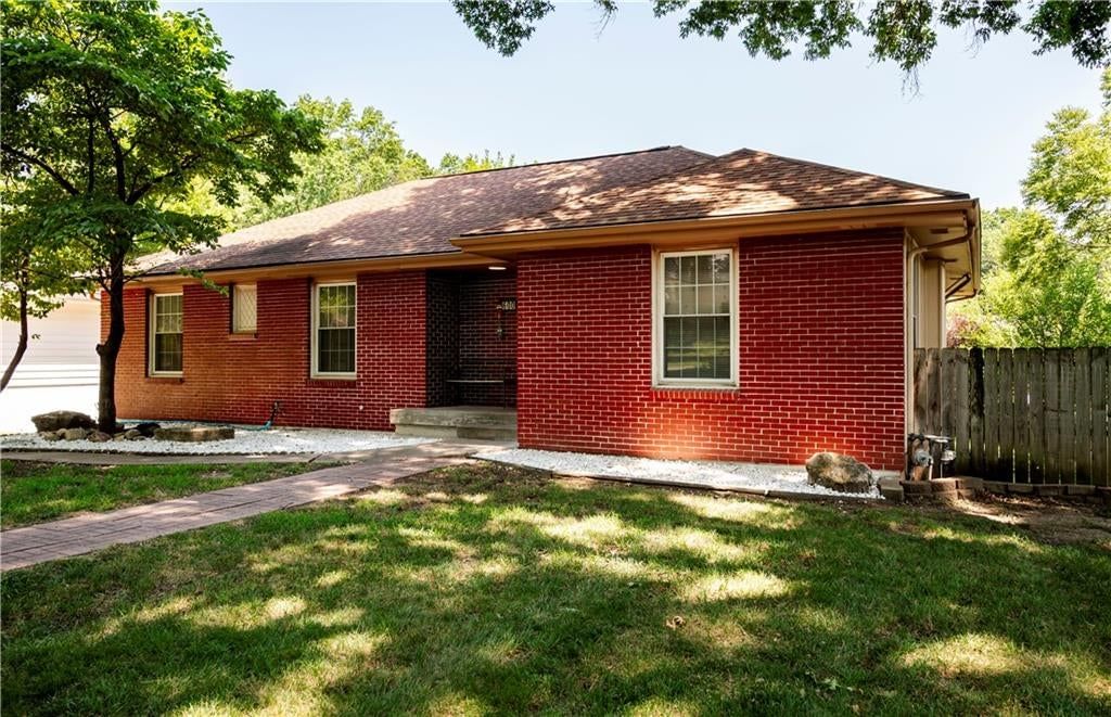 600 E Linwood Terrace — photo 3