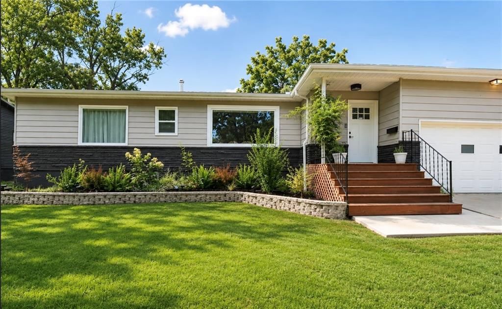 302 SE Corder Street — photo 1