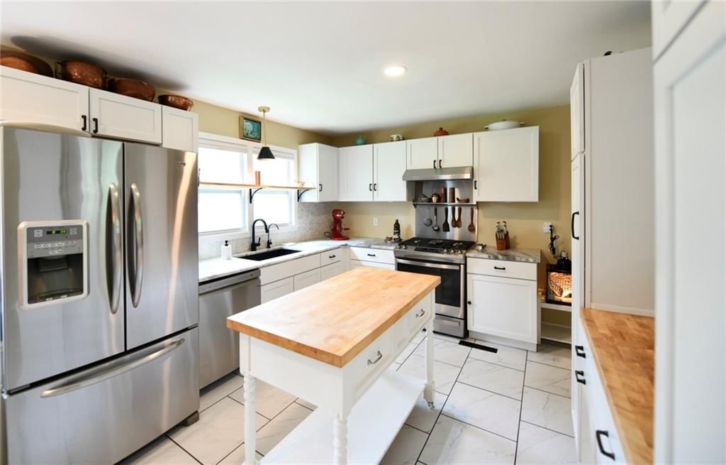 302 SE Corder Street — photo 4