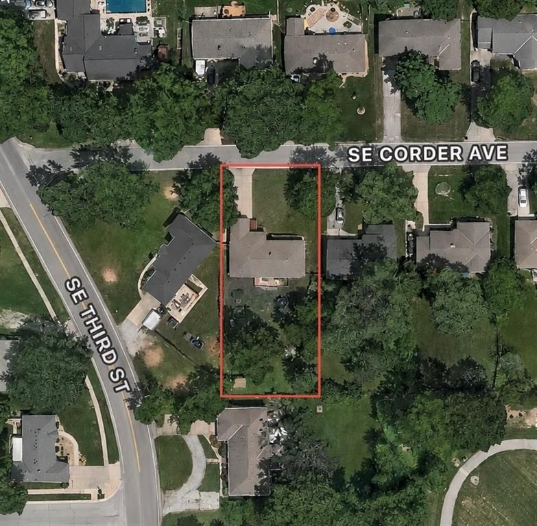 302 SE Corder Street — photo 18