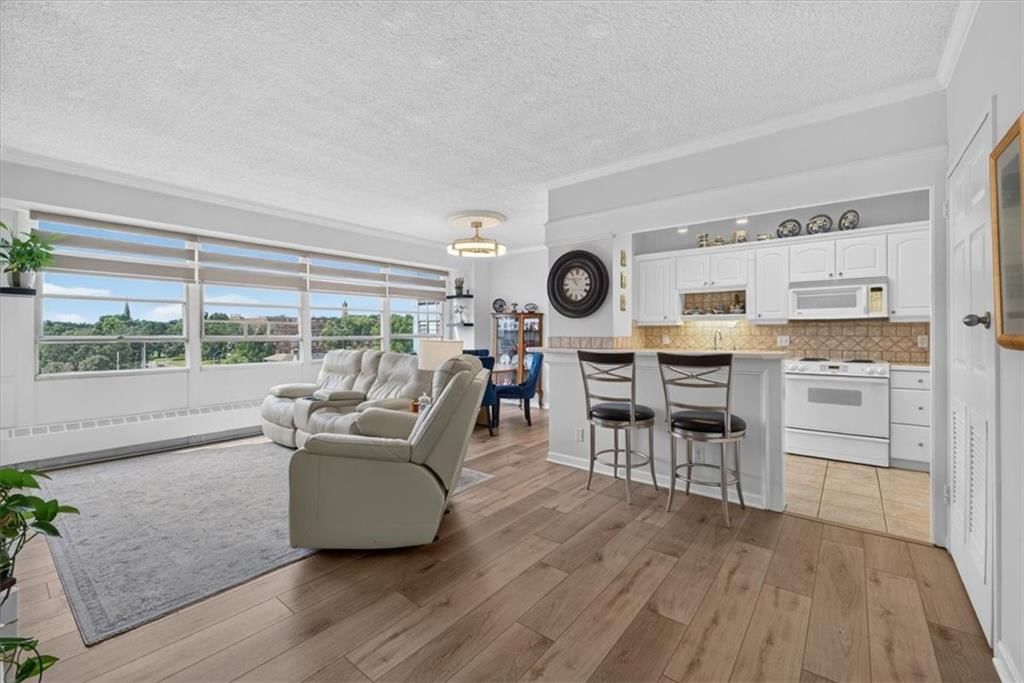 333 W Meyer Boulevard — photo 3