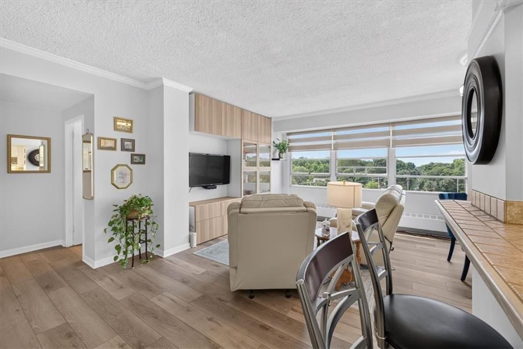 333 W Meyer Boulevard — photo 4