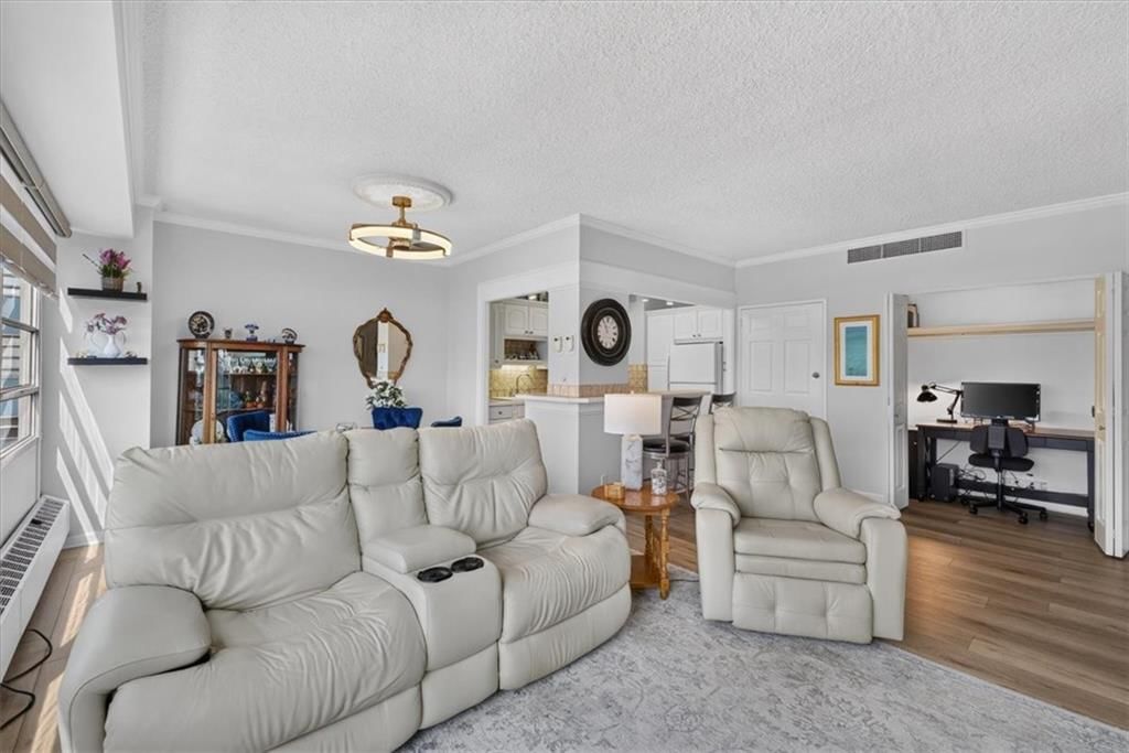 333 W Meyer Boulevard — photo 5