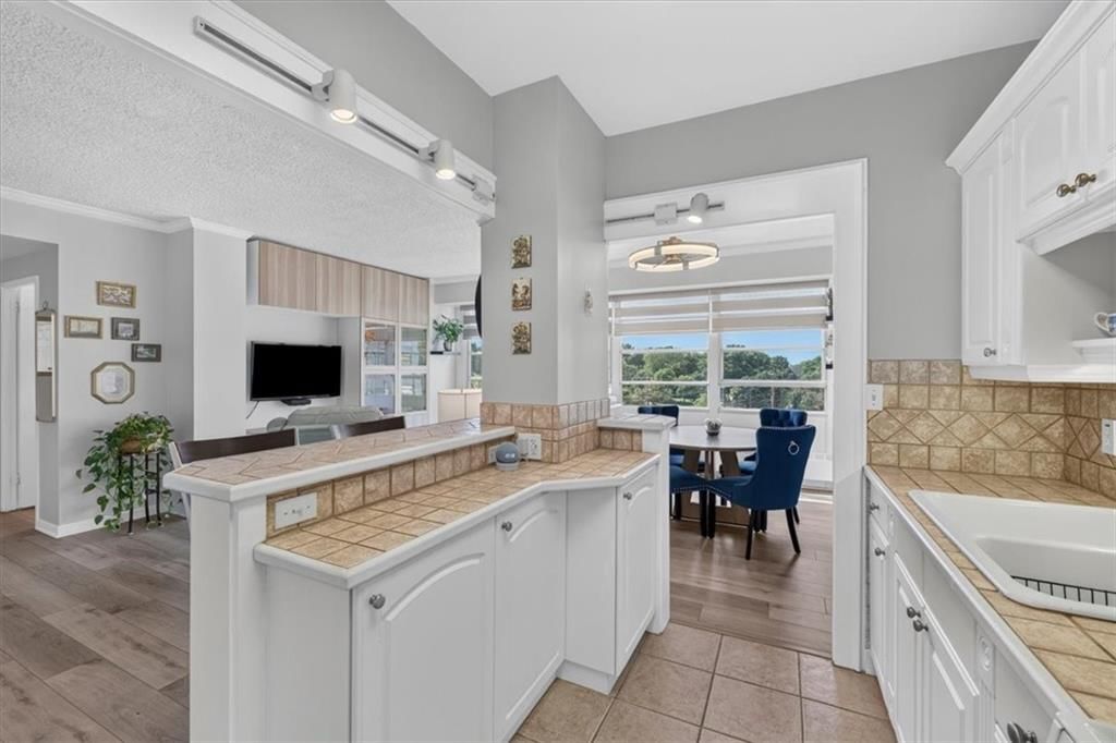 333 W Meyer Boulevard — photo 10