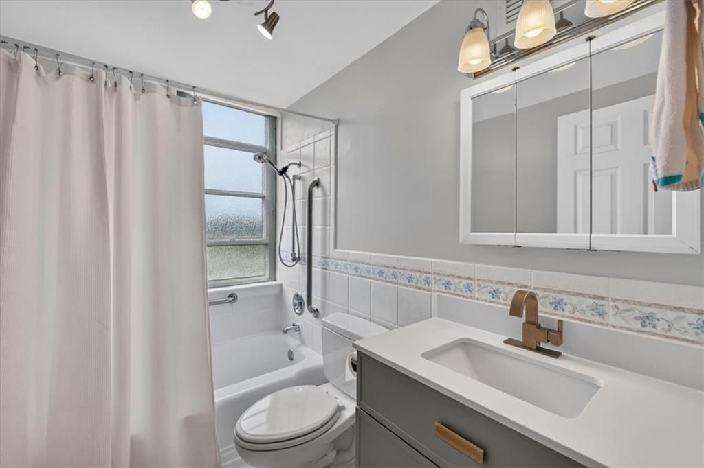 333 W Meyer Boulevard — photo 15
