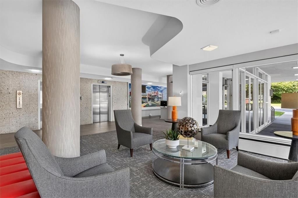 333 W Meyer Boulevard — photo 16