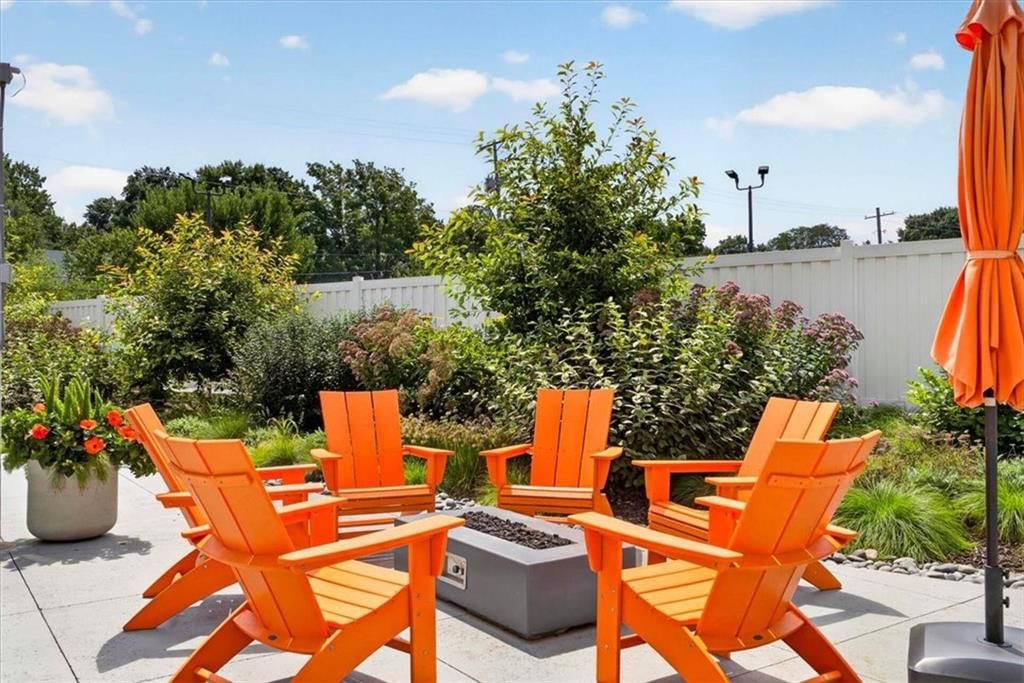 333 W Meyer Boulevard — photo 22