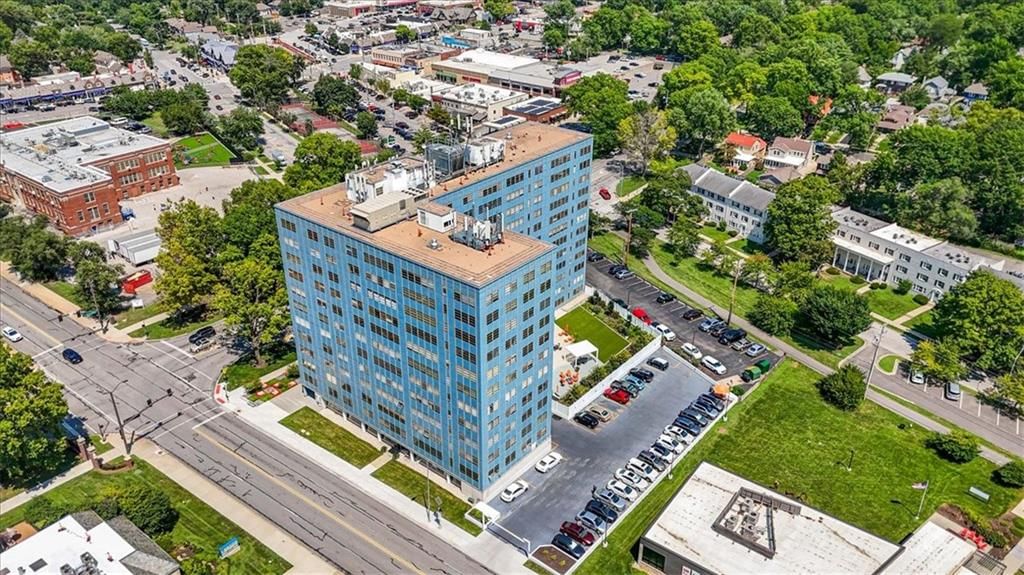 333 W Meyer Boulevard — photo 25