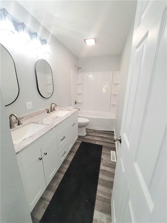 309 Wellington Street — photo 9