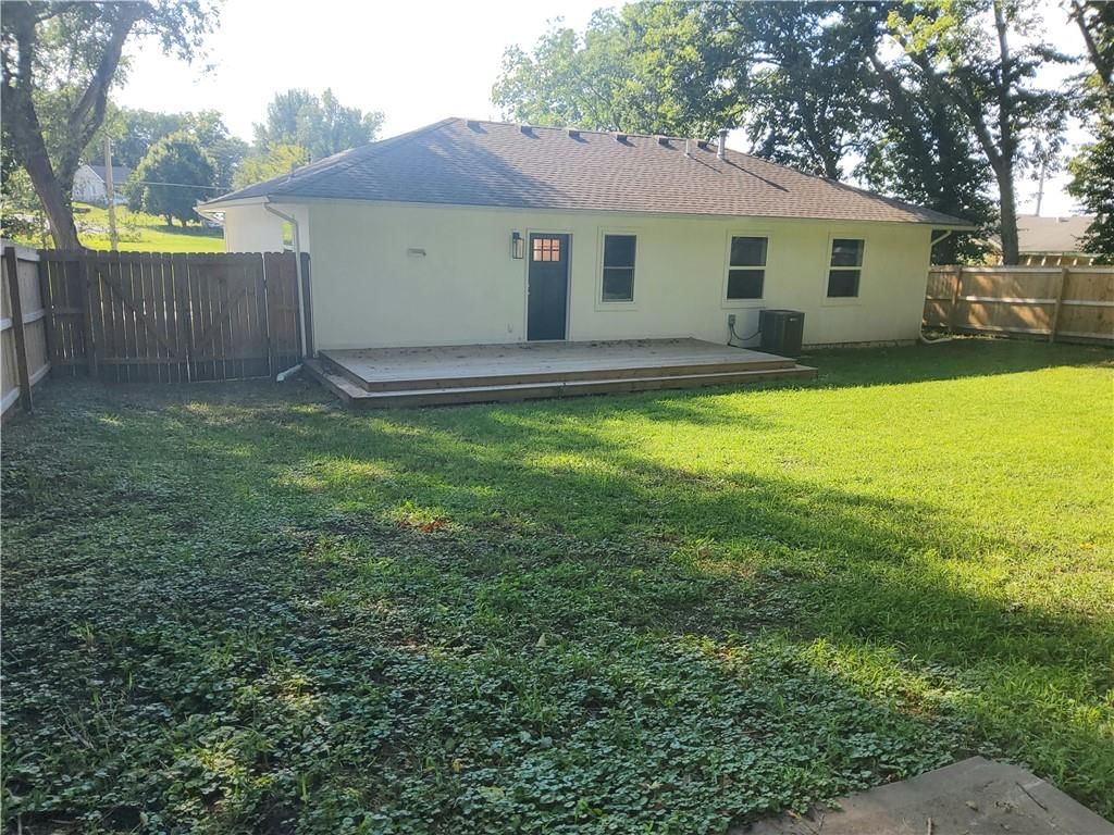 309 Wellington Street — photo 18