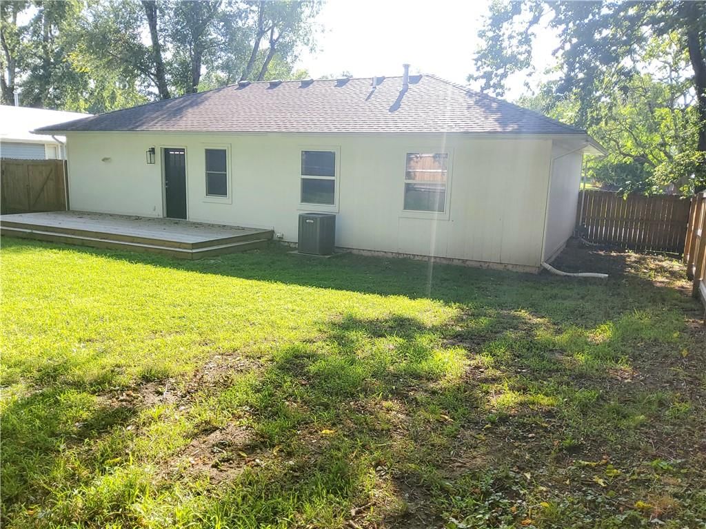 309 Wellington Street — photo 19