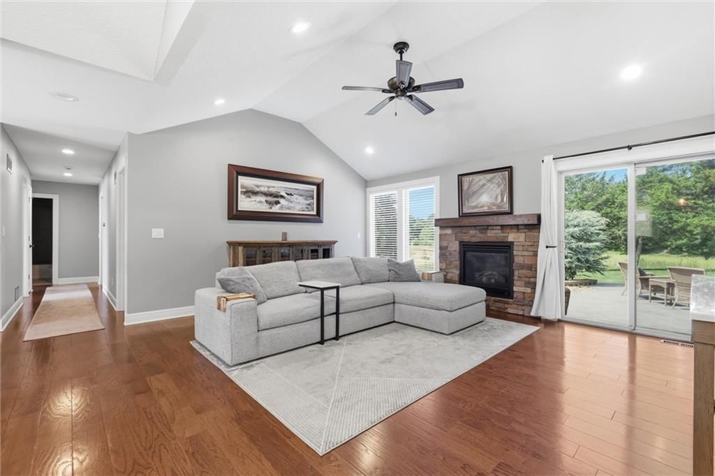 19505 W 110th Street — photo 4