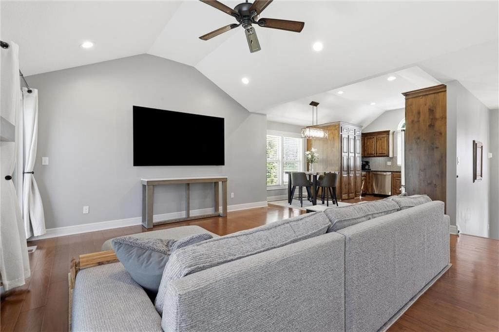 19505 W 110th Street — photo 6