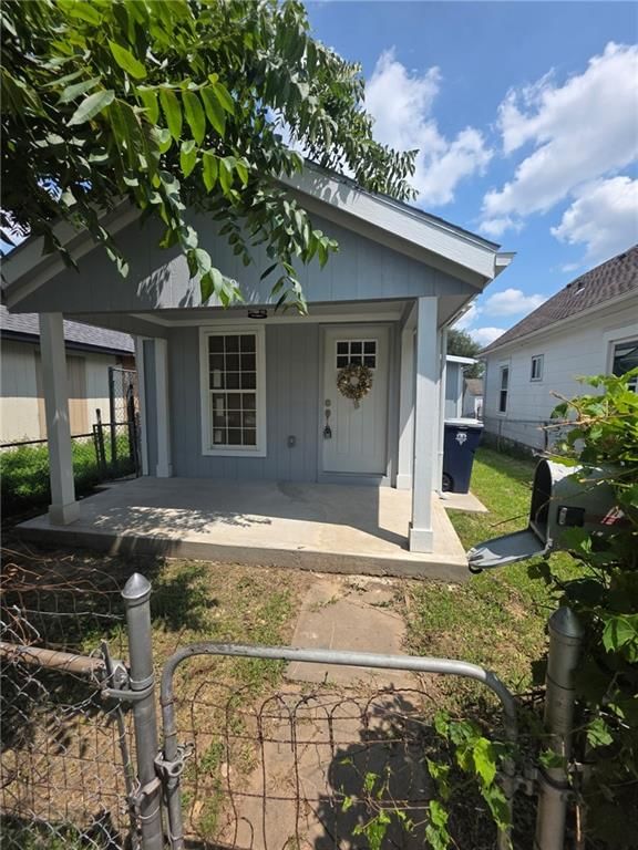 1519 Winchester Avenue — photo 3