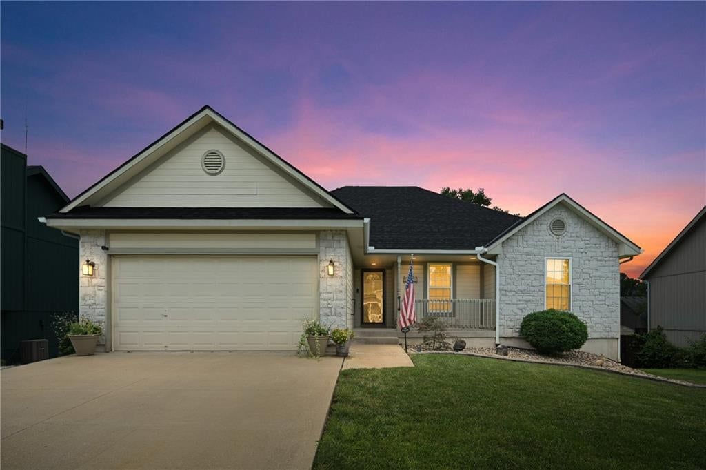 1603 Cove Drive — photo 1