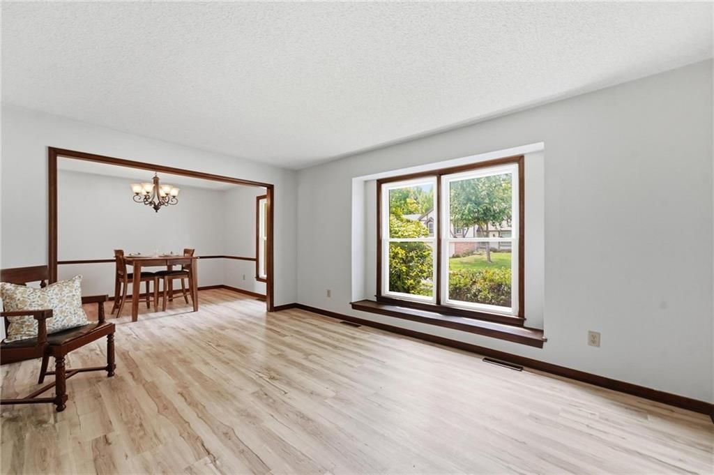 400 S NORMANDY Drive — photo 4
