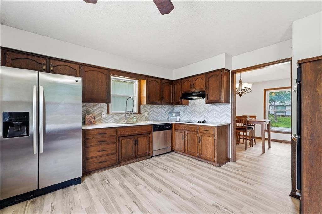 400 S NORMANDY Drive — photo 8