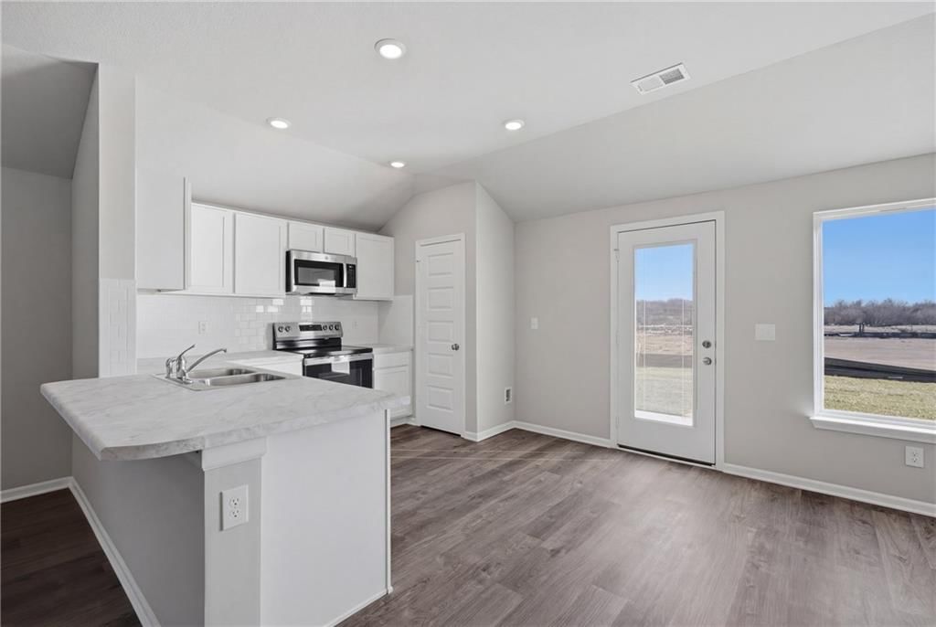 834 N Pear Street — photo 4