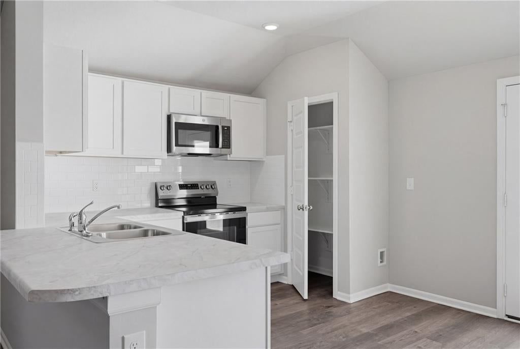 834 N Pear Street — photo 5