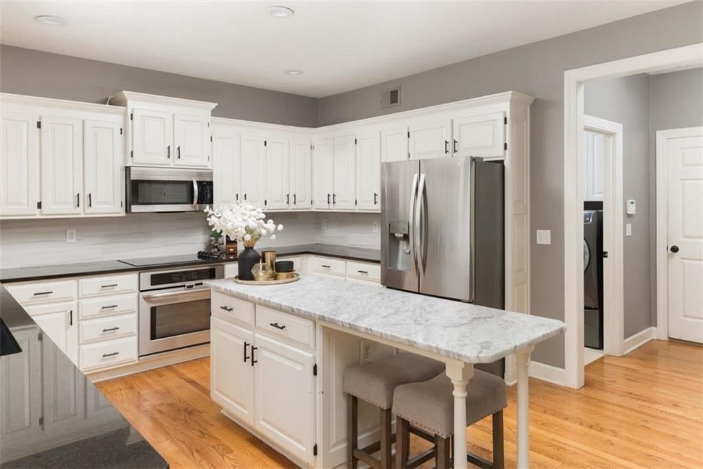 12124 Grand Avenue — photo 18