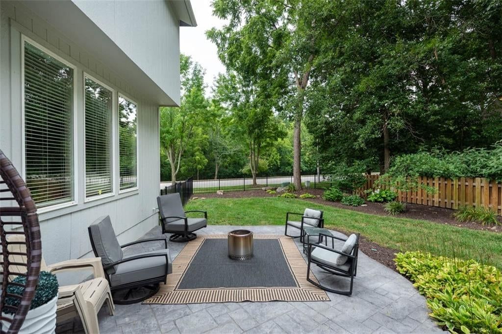 12124 Grand Avenue — photo 49