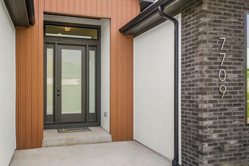 7709 N Merrimac Avenue — photo 3