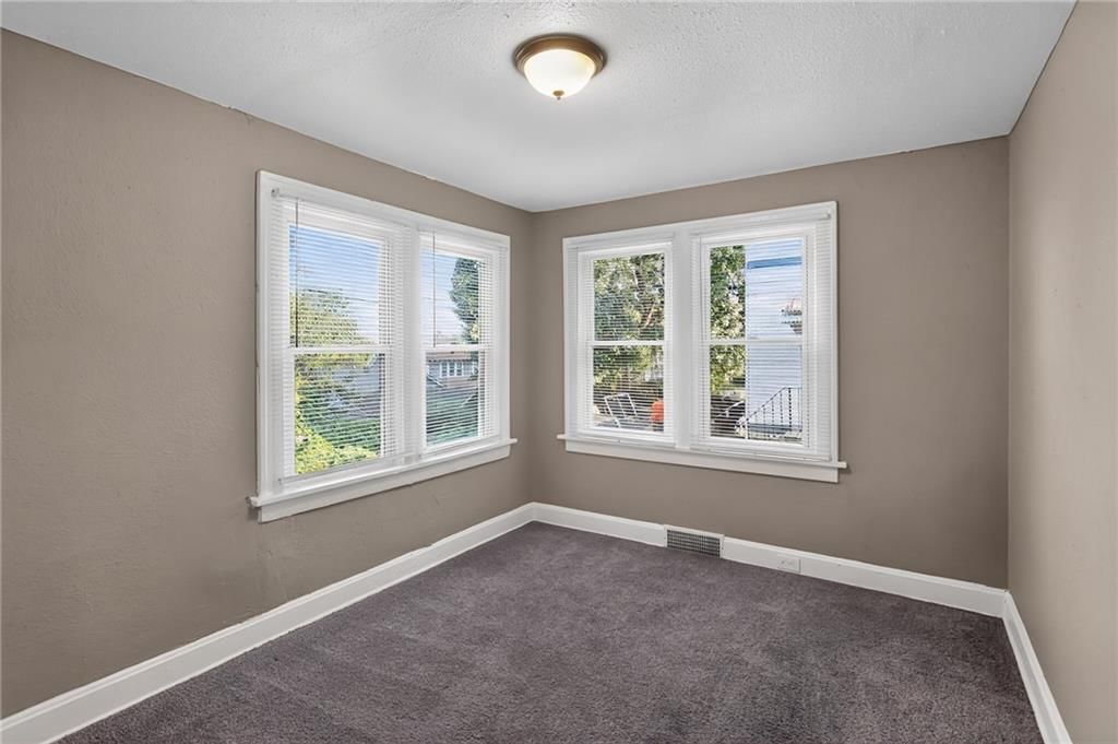 311 Van Brunt Boulevard — photo 8