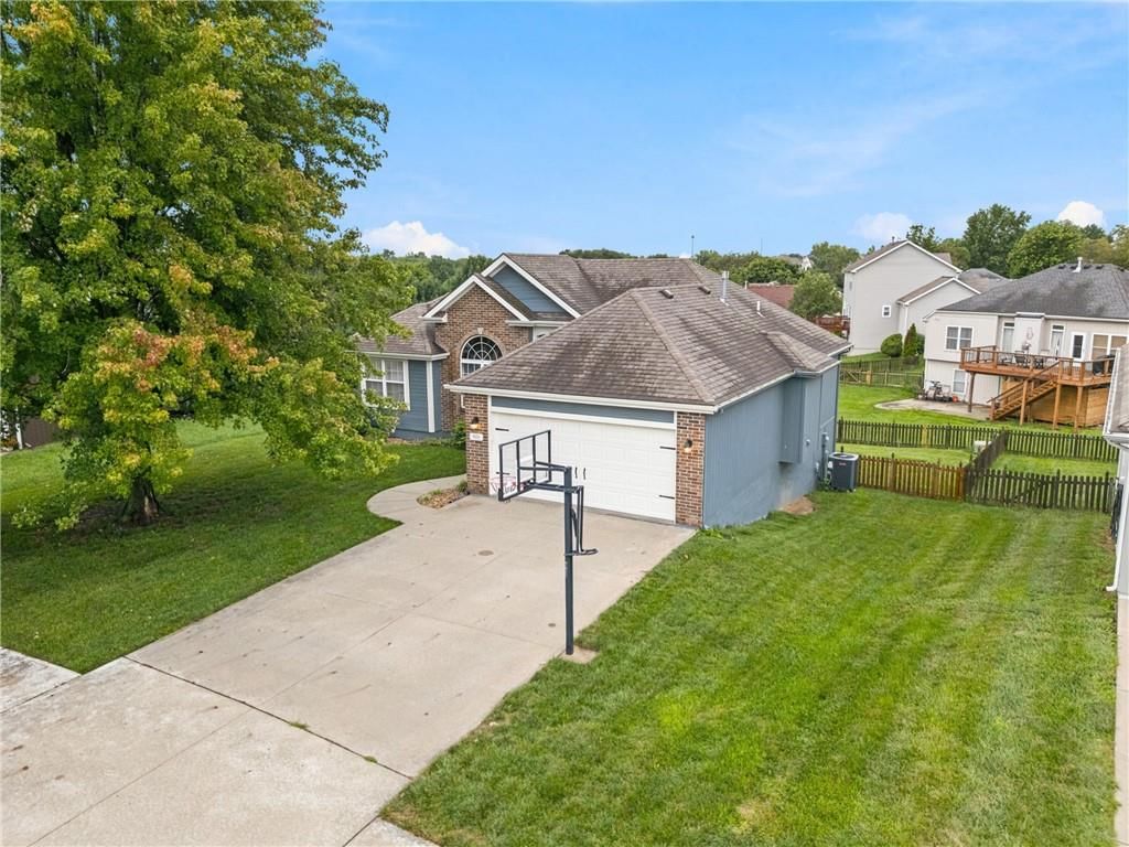 9101 NE 110th Street, Kansas City, MO