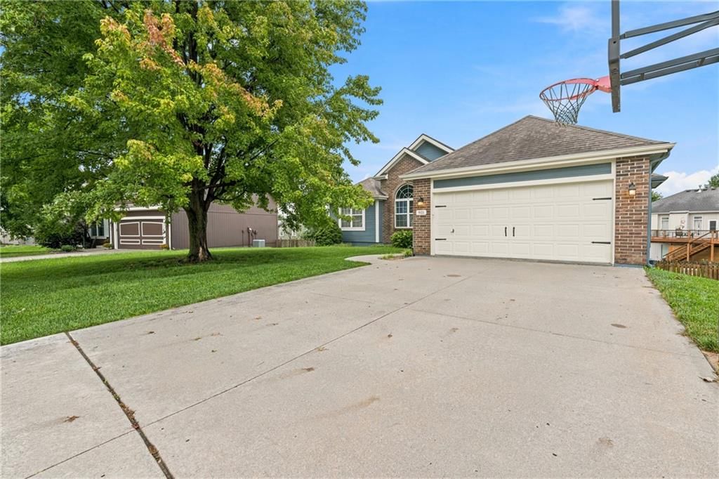 Photo 4 of 51 - 9101 NE 110th Street, Kansas City, MO 64157